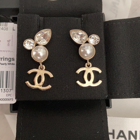 CHANEL Jewelry - ❗️SOLD/TRADED❗️✨BRAND NEW Limited Edition CHANEL Pearl Crystal Earrings ✨